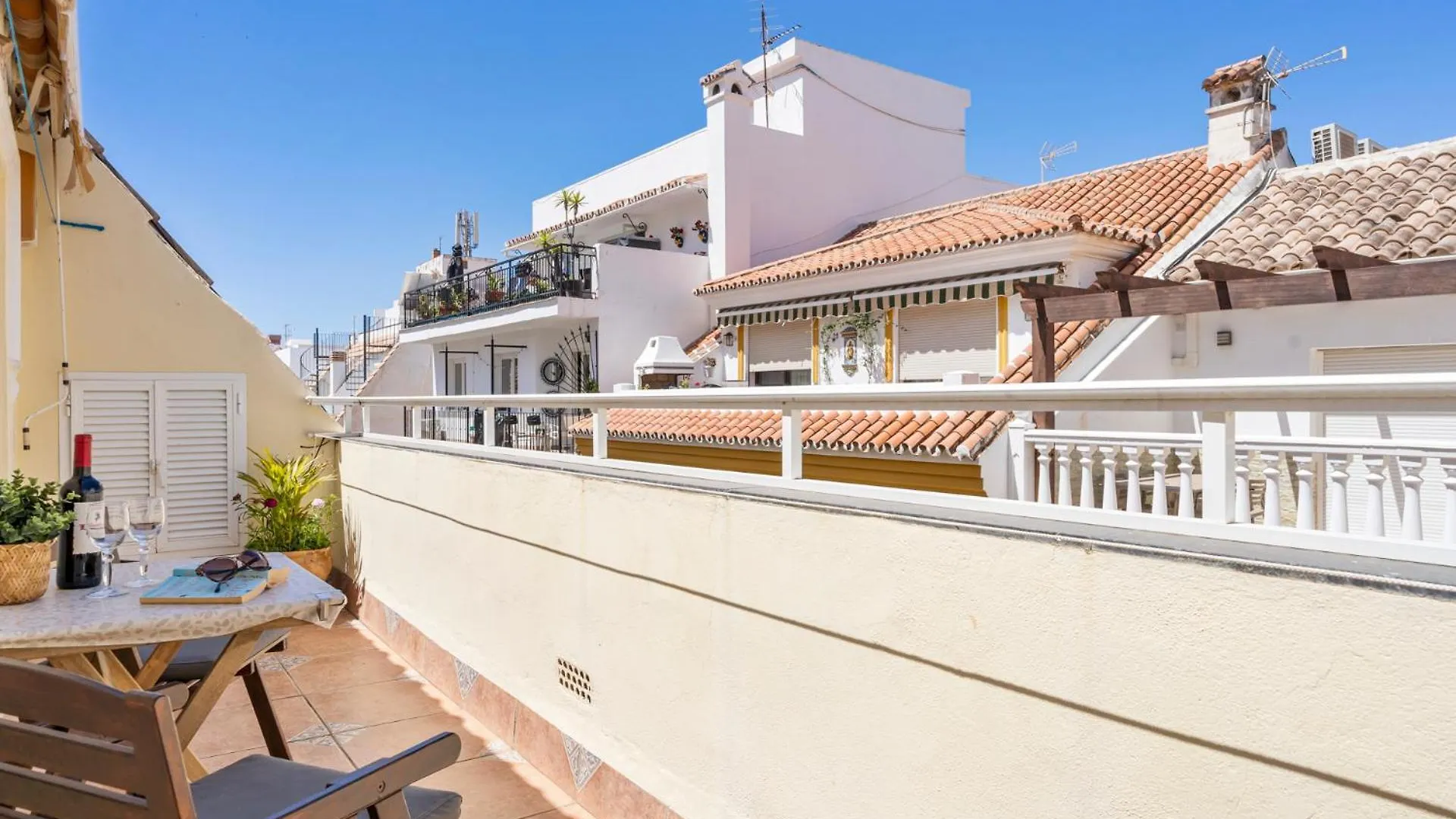 Los Boliches Apartment Near The Beach By Costarentals - Ref 122 フエンヒロラ