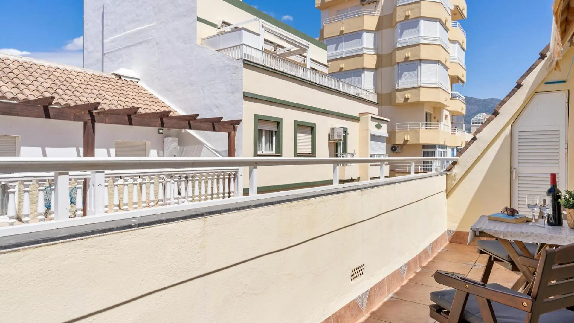 Los Boliches Apartment Near The Beach By Costarentals - Ref 122 フエンヒロラ スペイン