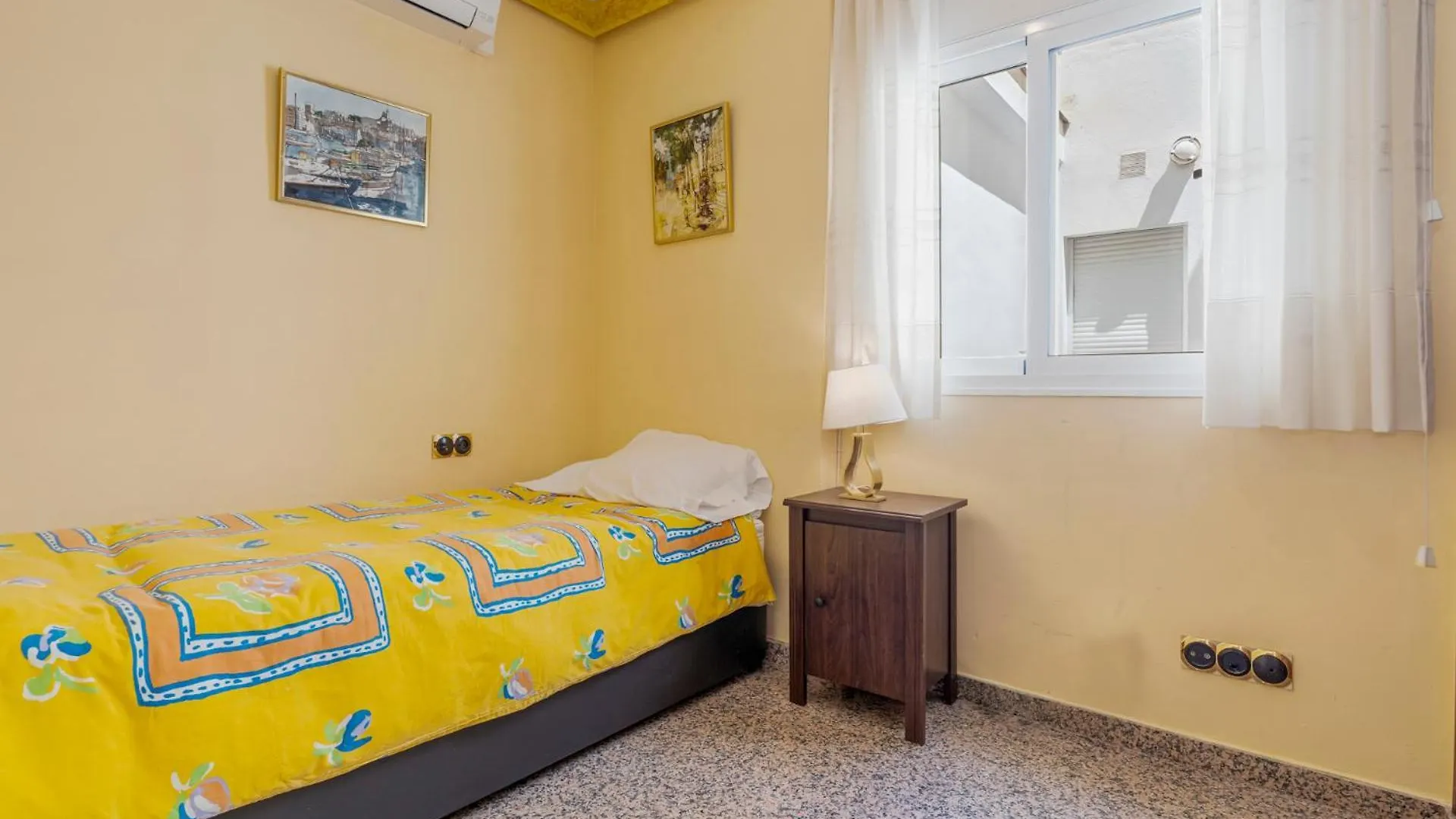 Los Boliches Apartment Near The Beach By Costarentals - Ref 122 フエンヒロラ 0*,  スペイン